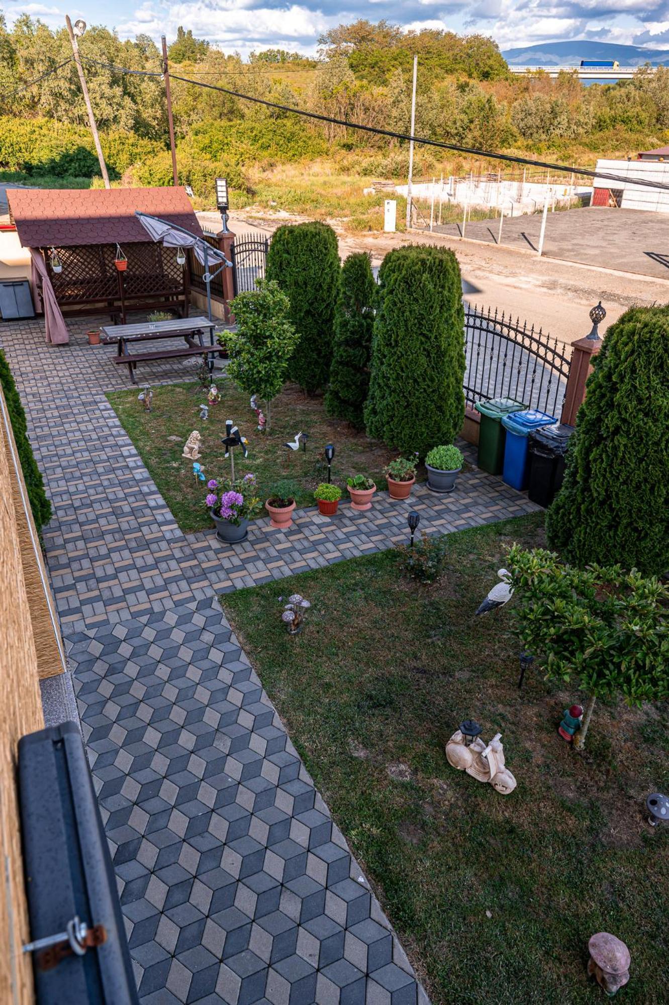 Pensiunea Teo Caransebeş Extérieur photo