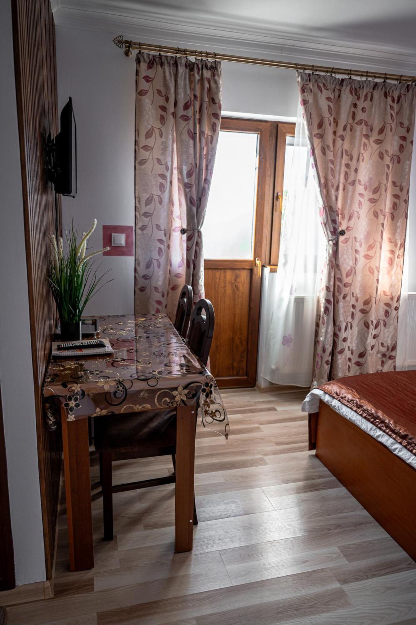 Pensiunea Teo Caransebeş Extérieur photo
